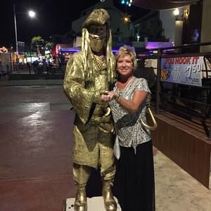 Meet your Posher, Cara